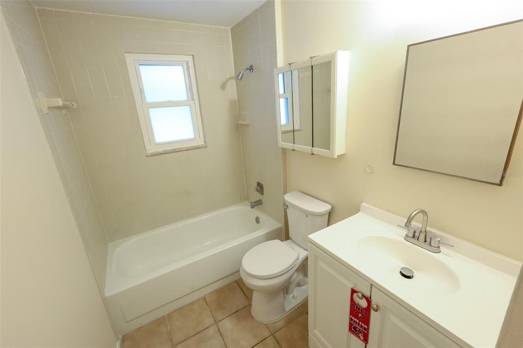 For Rent: $2,800 (2 beds, 2 baths, 910 Square Feet)