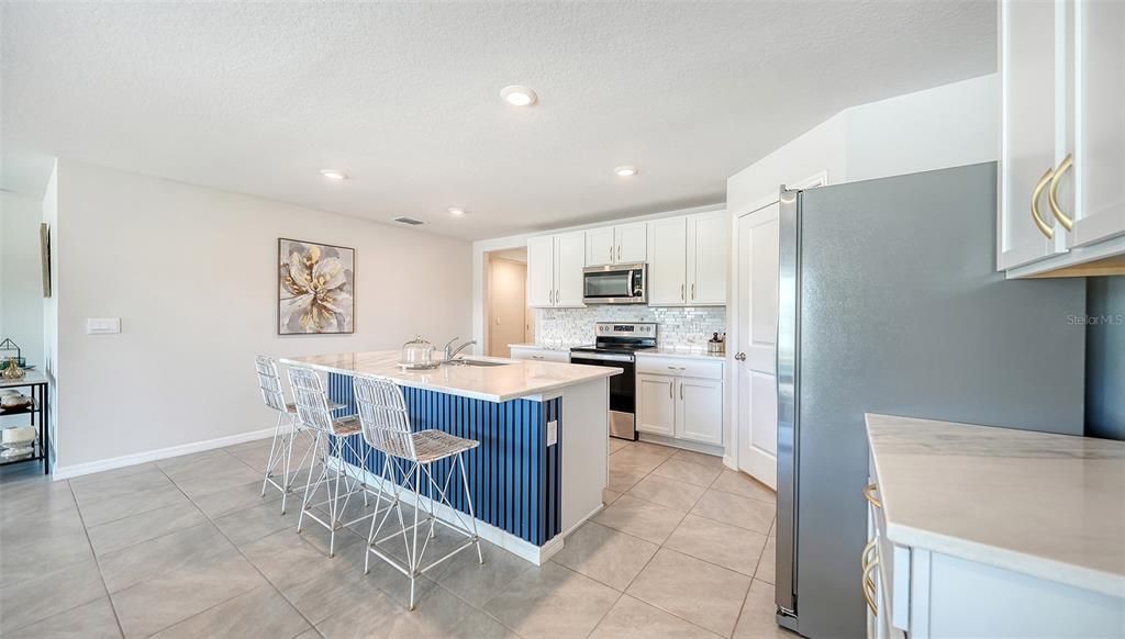 For Sale: $389,900 (4 beds, 2 baths, 1827 Square Feet)