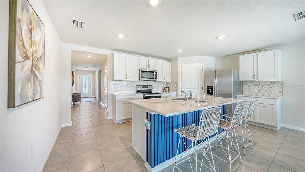 For Sale: $389,900 (4 beds, 2 baths, 1827 Square Feet)