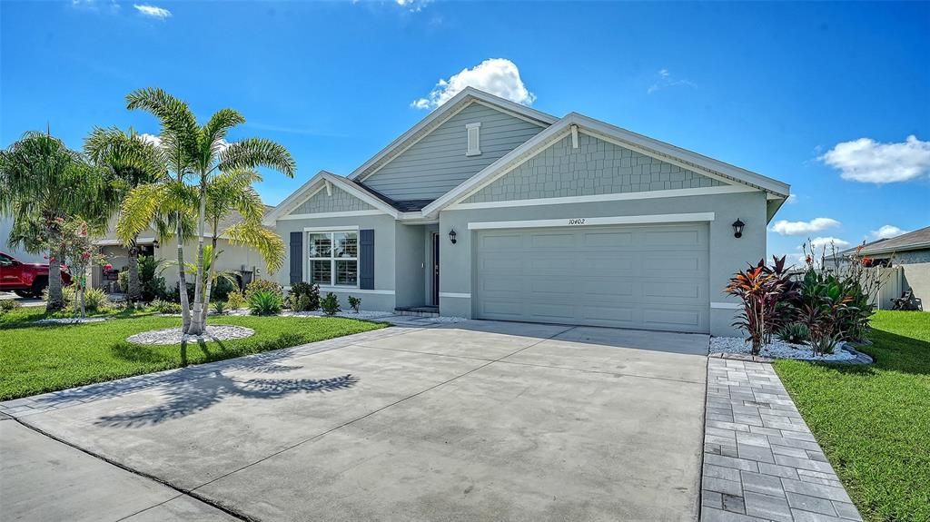For Sale: $389,900 (4 beds, 2 baths, 1827 Square Feet)