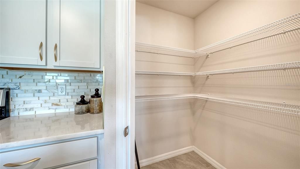 For Sale: $389,900 (4 beds, 2 baths, 1827 Square Feet)