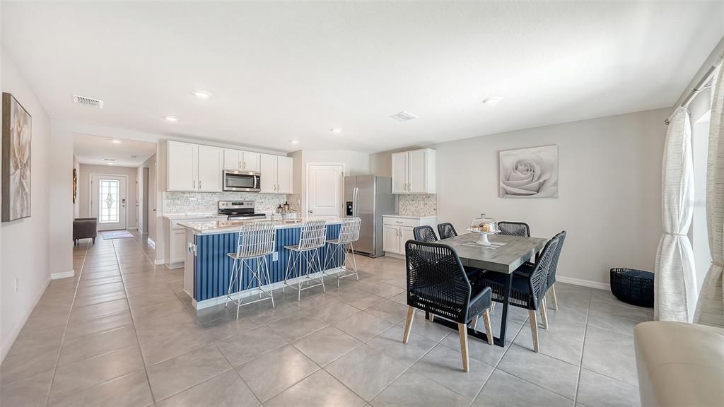 For Sale: $389,900 (4 beds, 2 baths, 1827 Square Feet)