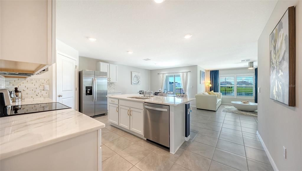 For Sale: $389,900 (4 beds, 2 baths, 1827 Square Feet)