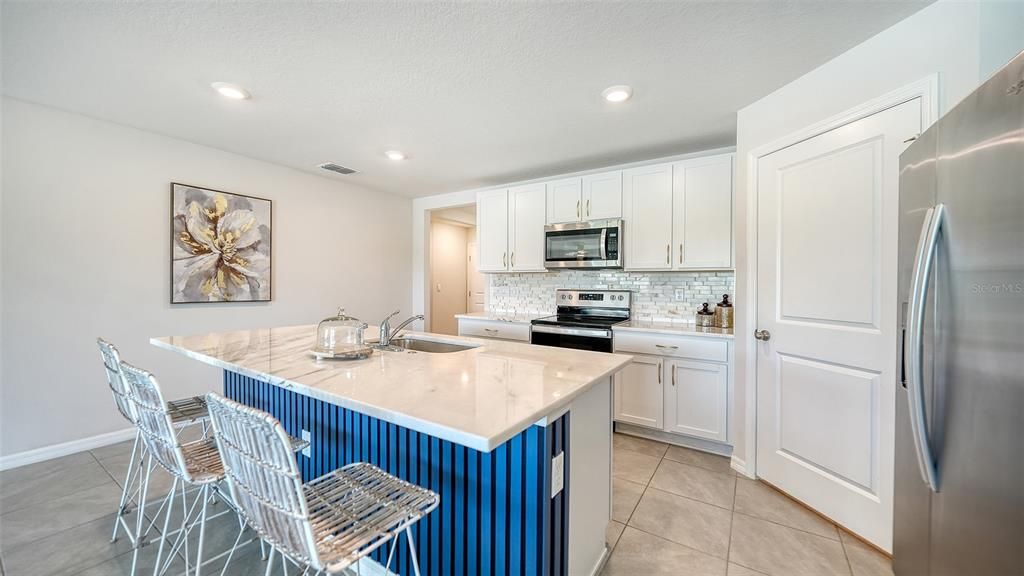 For Sale: $389,900 (4 beds, 2 baths, 1827 Square Feet)