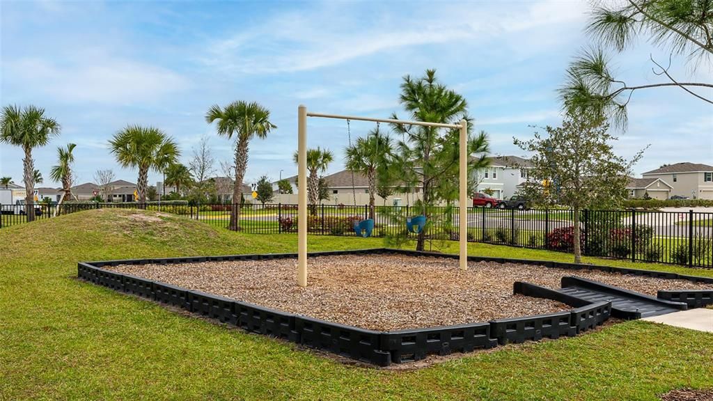 For Sale: $389,900 (4 beds, 2 baths, 1827 Square Feet)
