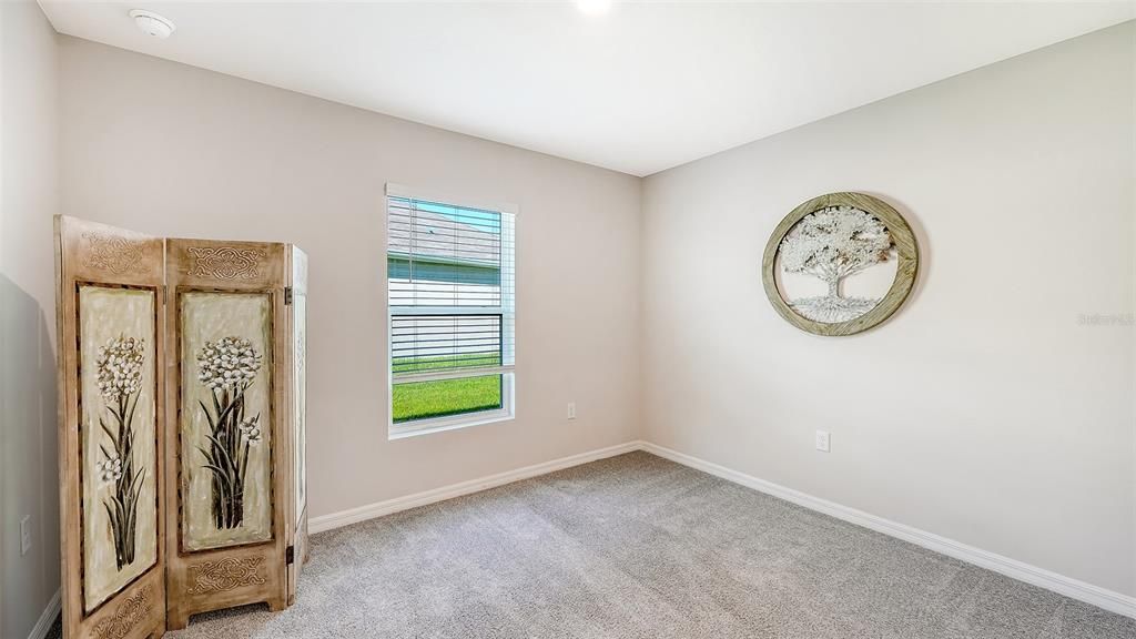 For Sale: $389,900 (4 beds, 2 baths, 1827 Square Feet)