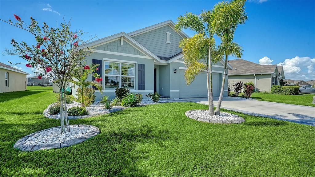 For Sale: $389,900 (4 beds, 2 baths, 1827 Square Feet)