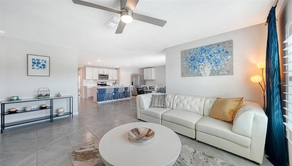 For Sale: $389,900 (4 beds, 2 baths, 1827 Square Feet)