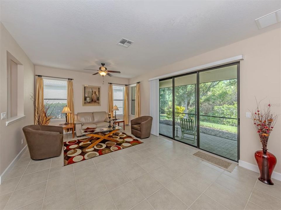 For Sale: $344,000 (2 beds, 2 baths, 1685 Square Feet)
