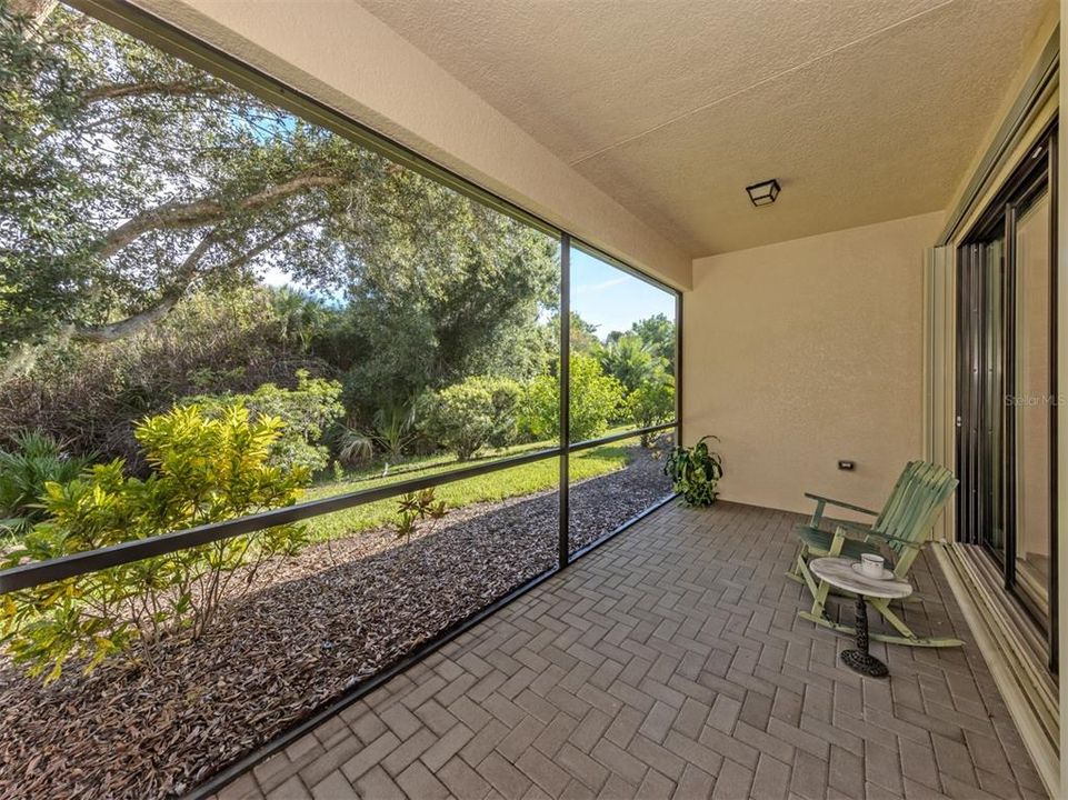 For Sale: $344,000 (2 beds, 2 baths, 1685 Square Feet)