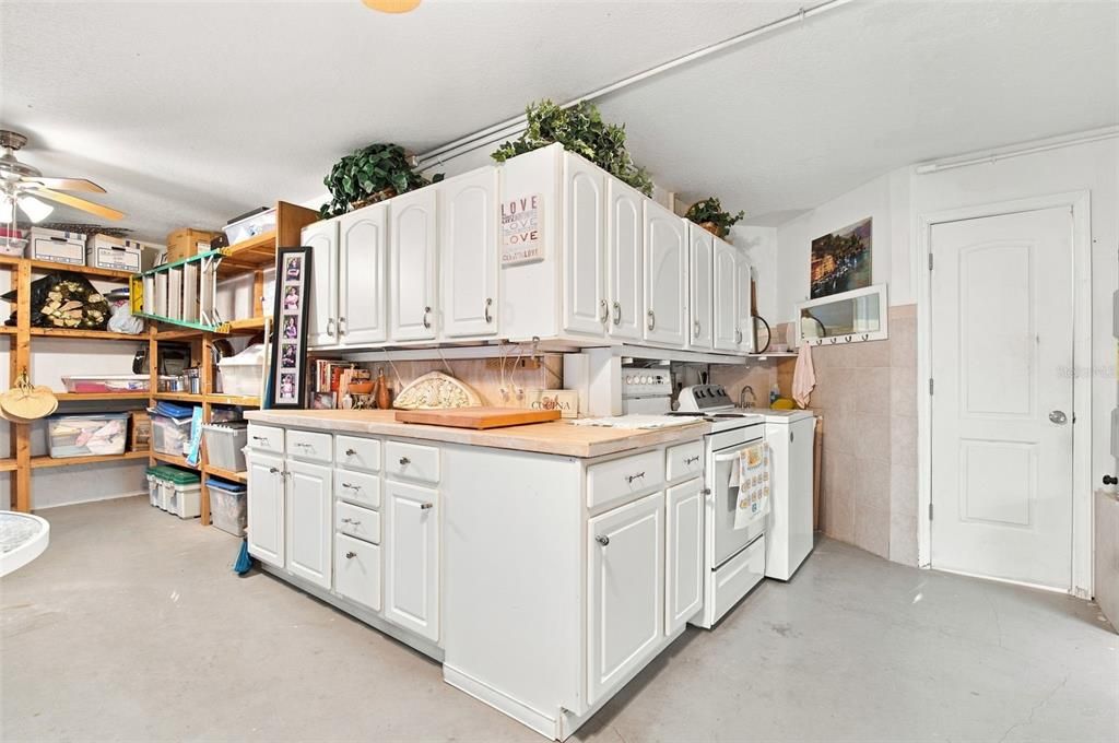 На продажу: $319,000 (2 спален, 2 ванн, 1240 Квадратных фут)