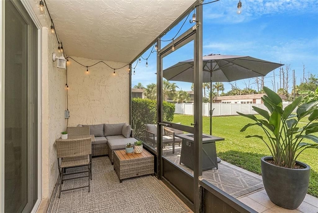 For Sale: $100,000 (2 beds, 1 baths, 720 Square Feet)