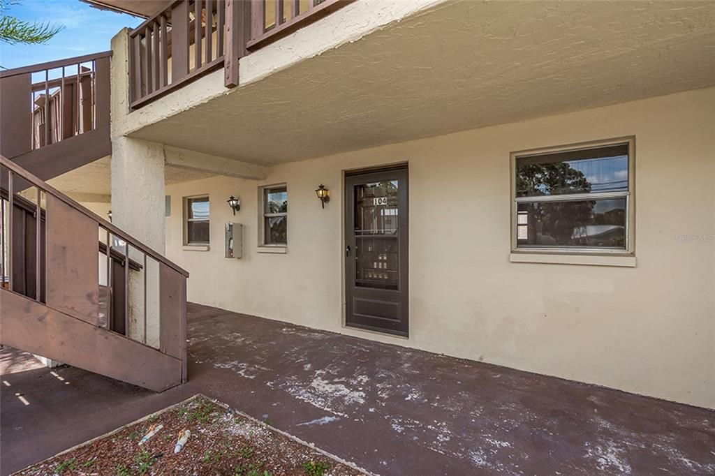 For Sale: $100,000 (2 beds, 1 baths, 720 Square Feet)