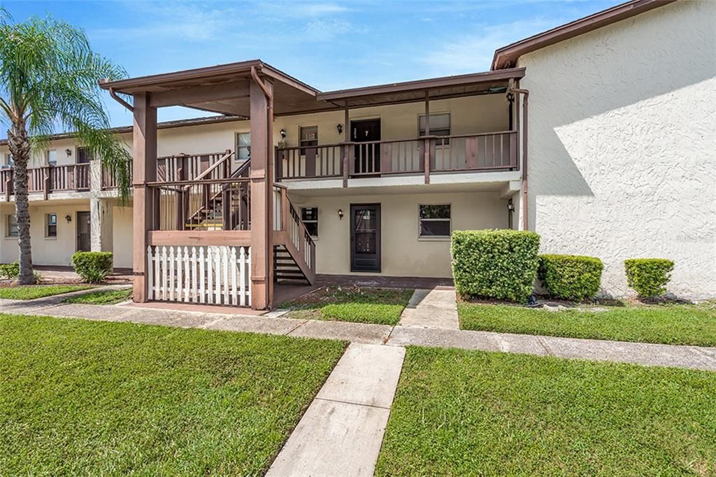 For Sale: $100,000 (2 beds, 1 baths, 720 Square Feet)