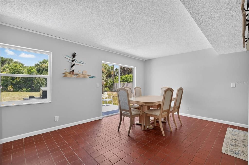 En Venta: $479,000 (4 camas, 3 baños, 2232 Pies cuadrados)