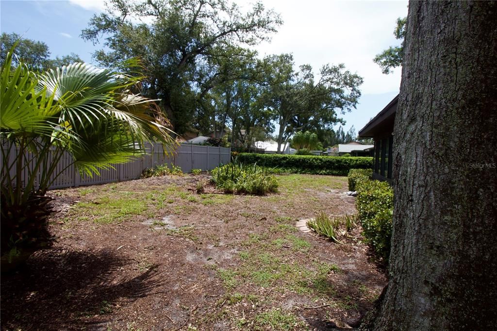 For Rent: $3,250 (3 beds, 2 baths, 2286 Square Feet)
