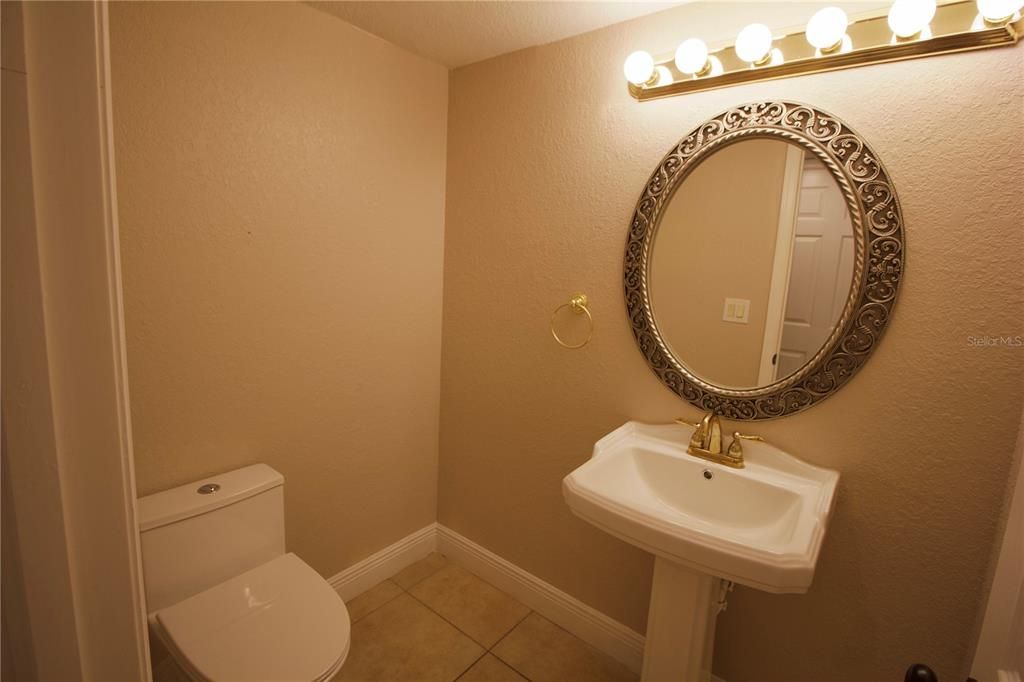 For Rent: $3,250 (3 beds, 2 baths, 2286 Square Feet)