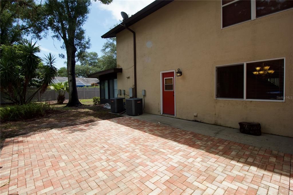 For Rent: $3,250 (3 beds, 2 baths, 2286 Square Feet)