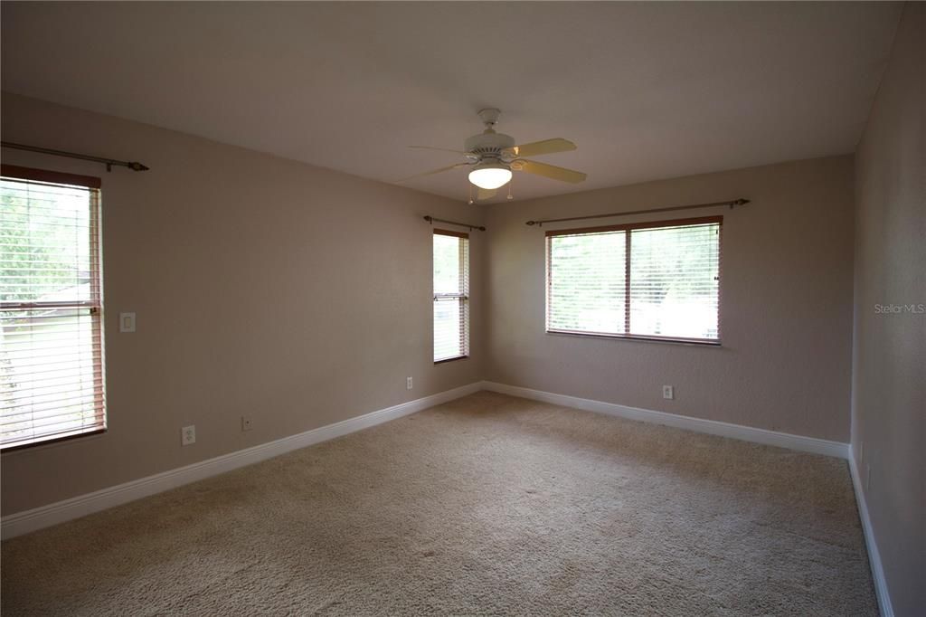 For Rent: $3,250 (3 beds, 2 baths, 2286 Square Feet)