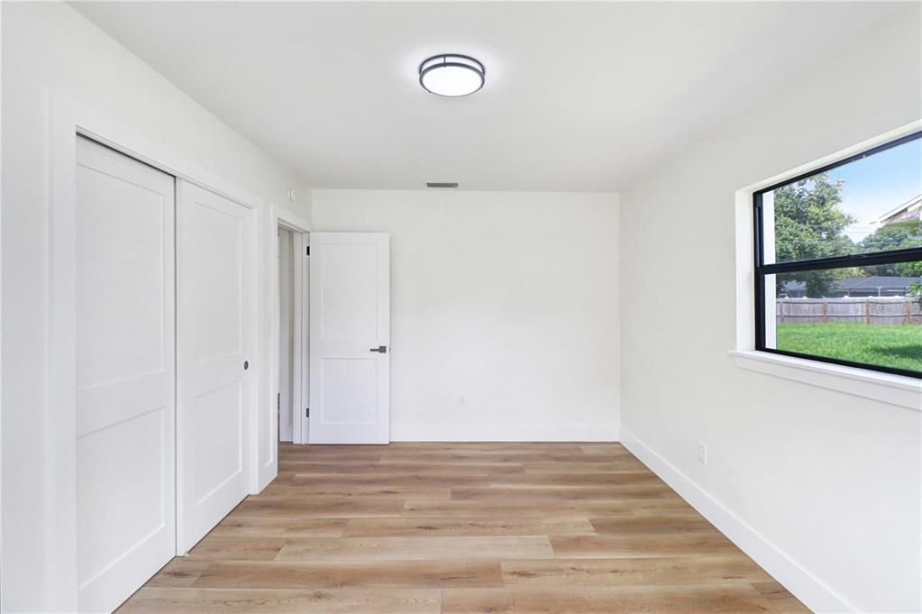 For Sale: $400,000 (3 beds, 2 baths, 1241 Square Feet)