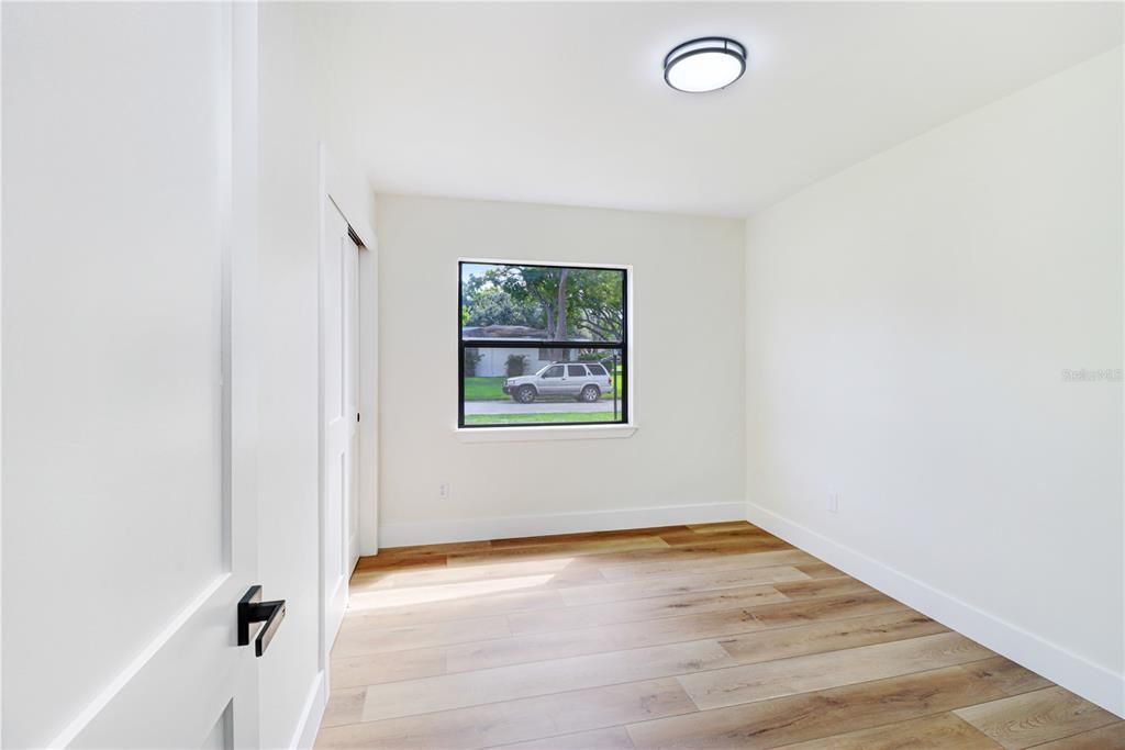 For Sale: $400,000 (3 beds, 2 baths, 1241 Square Feet)