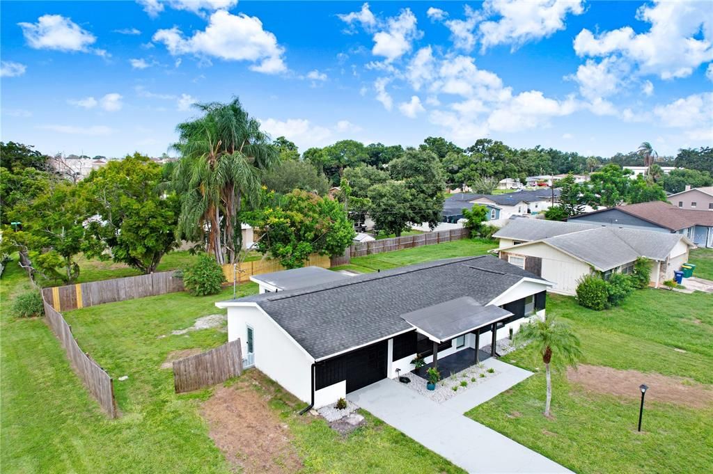 For Sale: $400,000 (3 beds, 2 baths, 1241 Square Feet)