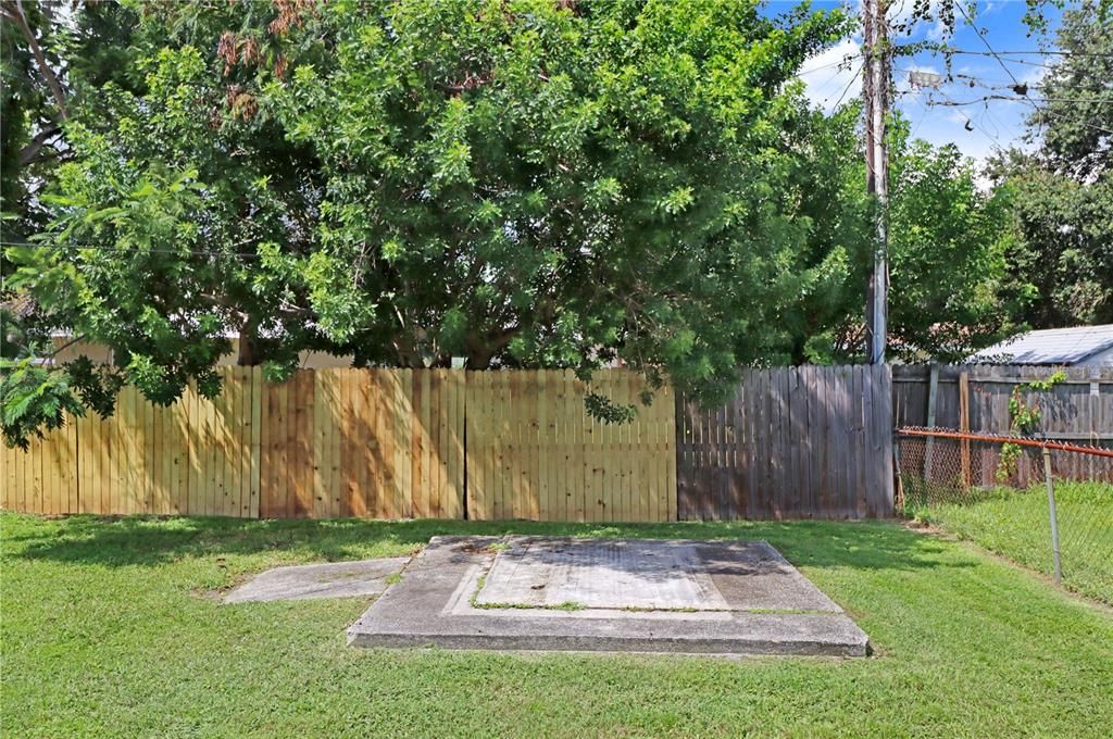 For Sale: $400,000 (3 beds, 2 baths, 1241 Square Feet)