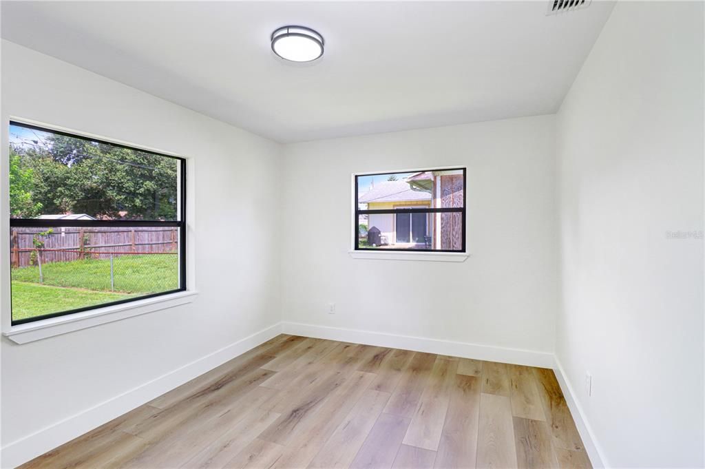 For Sale: $400,000 (3 beds, 2 baths, 1241 Square Feet)