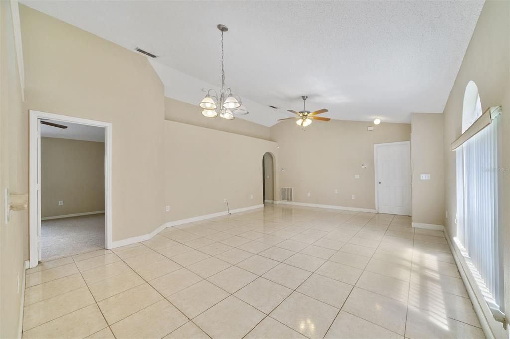For Sale: $325,000 (3 beds, 2 baths, 1303 Square Feet)