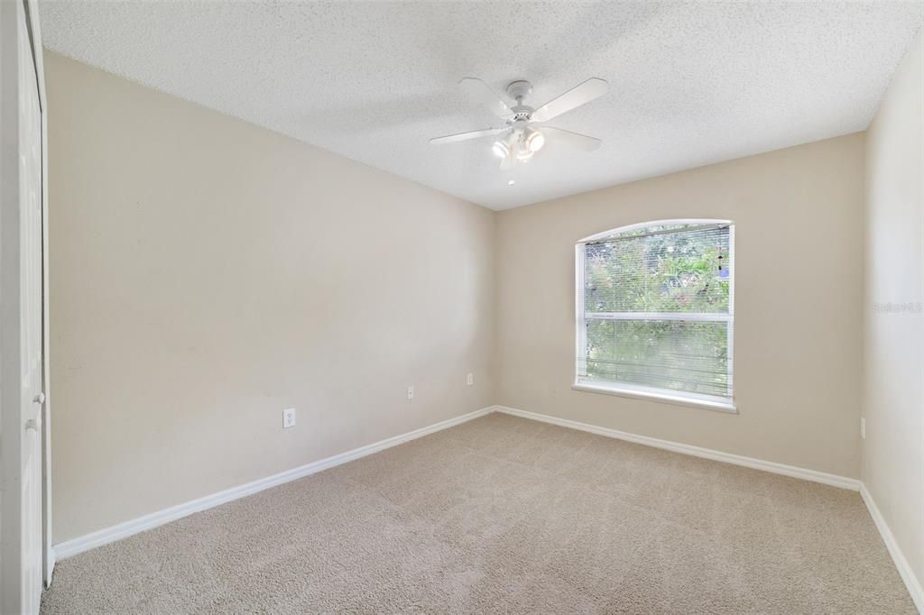 For Sale: $325,000 (3 beds, 2 baths, 1303 Square Feet)