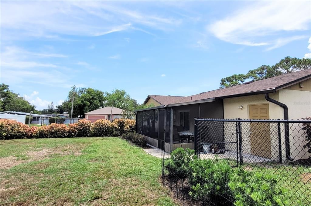Active With Contract: $335,000 (3 beds, 2 baths, 1143 Square Feet)