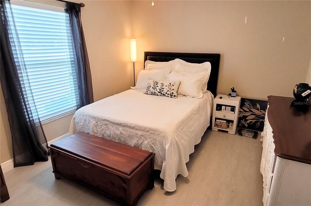 Active With Contract: $335,000 (3 beds, 2 baths, 1143 Square Feet)