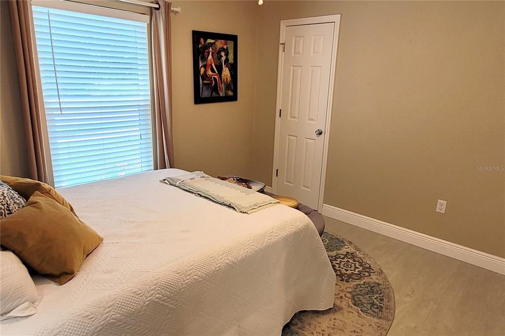 Active With Contract: $335,000 (3 beds, 2 baths, 1143 Square Feet)
