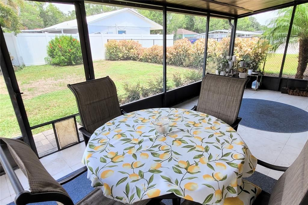 Active With Contract: $335,000 (3 beds, 2 baths, 1143 Square Feet)