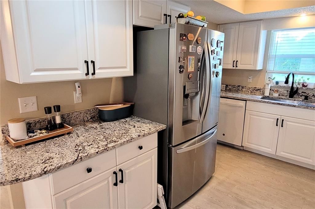 Active With Contract: $335,000 (3 beds, 2 baths, 1143 Square Feet)