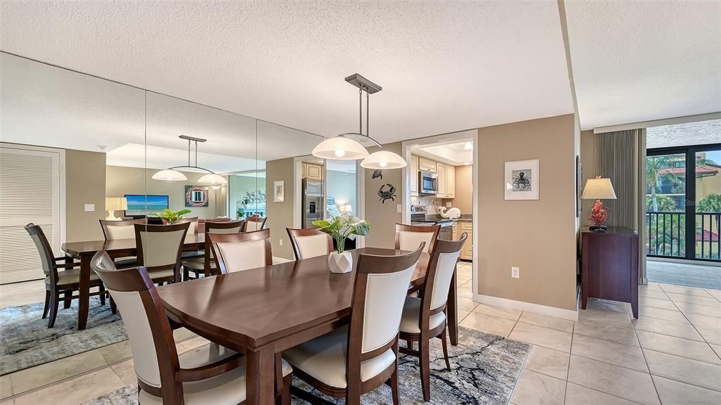 For Sale: $625,000 (2 beds, 2 baths, 1650 Square Feet)