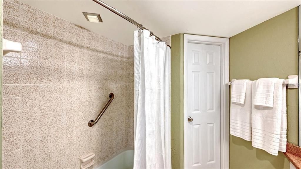 For Sale: $625,000 (2 beds, 2 baths, 1650 Square Feet)