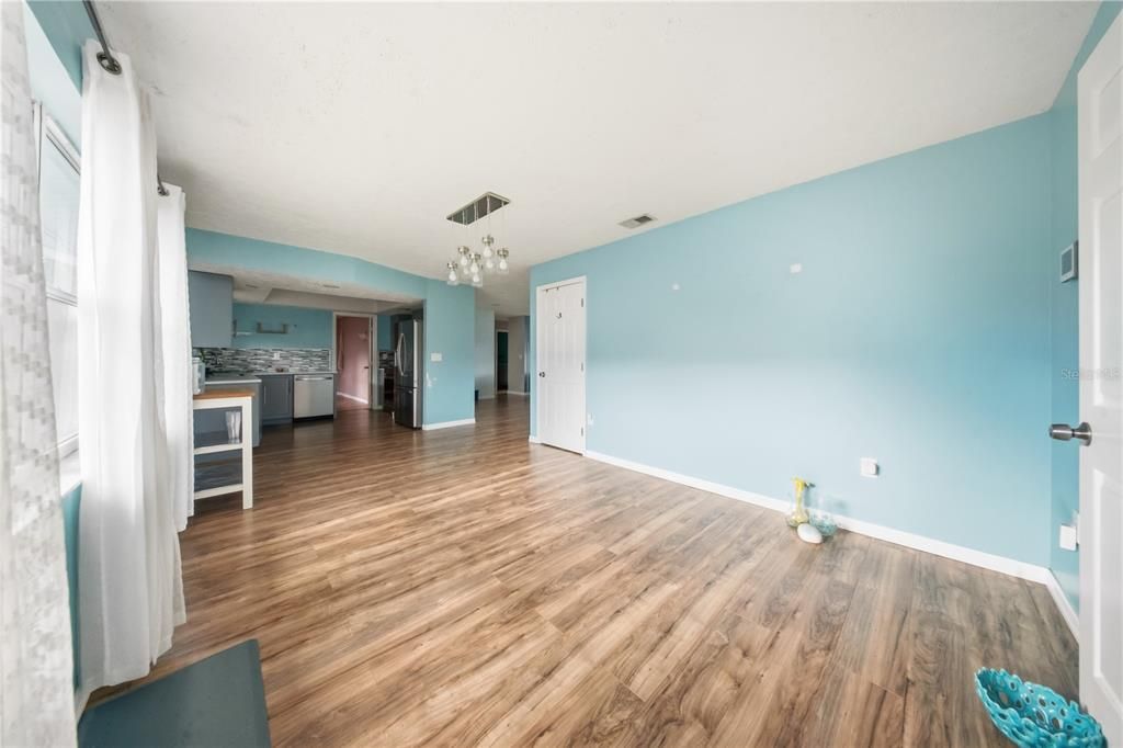 For Sale: $394,900 (4 beds, 2 baths, 1608 Square Feet)