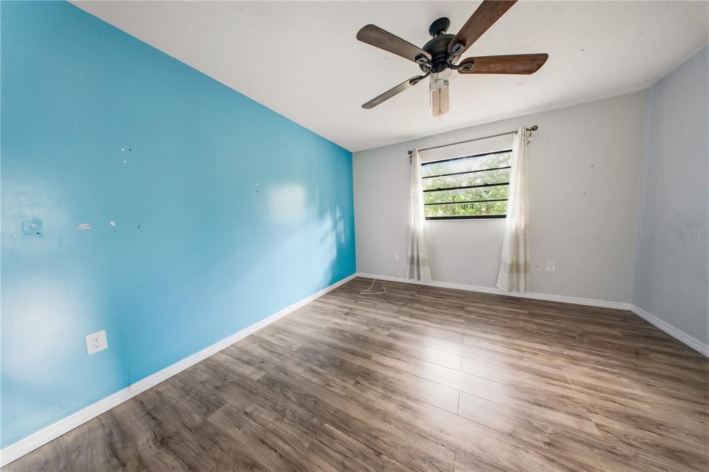 For Sale: $394,900 (4 beds, 2 baths, 1608 Square Feet)