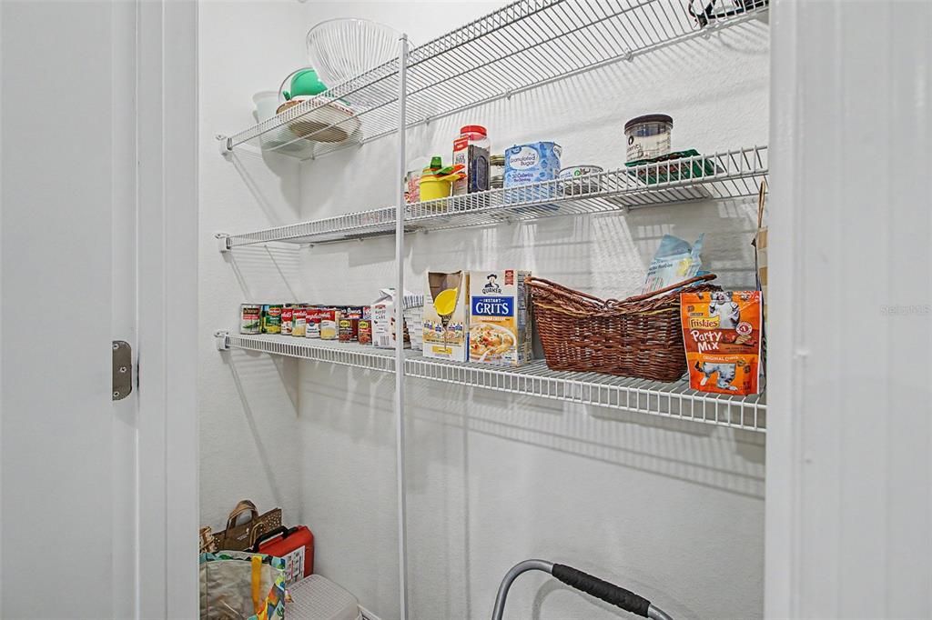 На продажу: $299,900 (3 спален, 2 ванн, 1615 Квадратных фут)