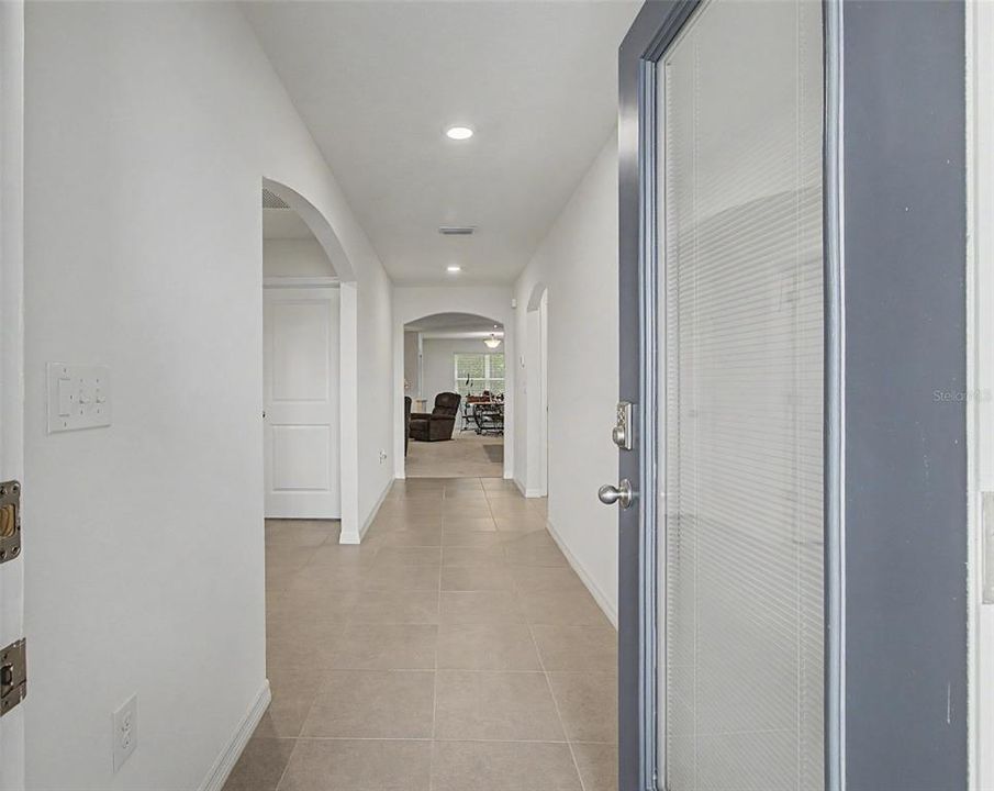 На продажу: $299,900 (3 спален, 2 ванн, 1615 Квадратных фут)