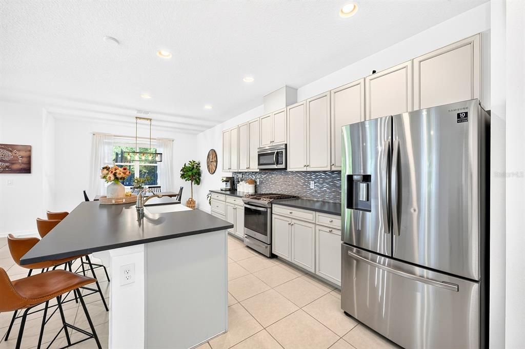 For Sale: $579,500 (4 beds, 3 baths, 2919 Square Feet)