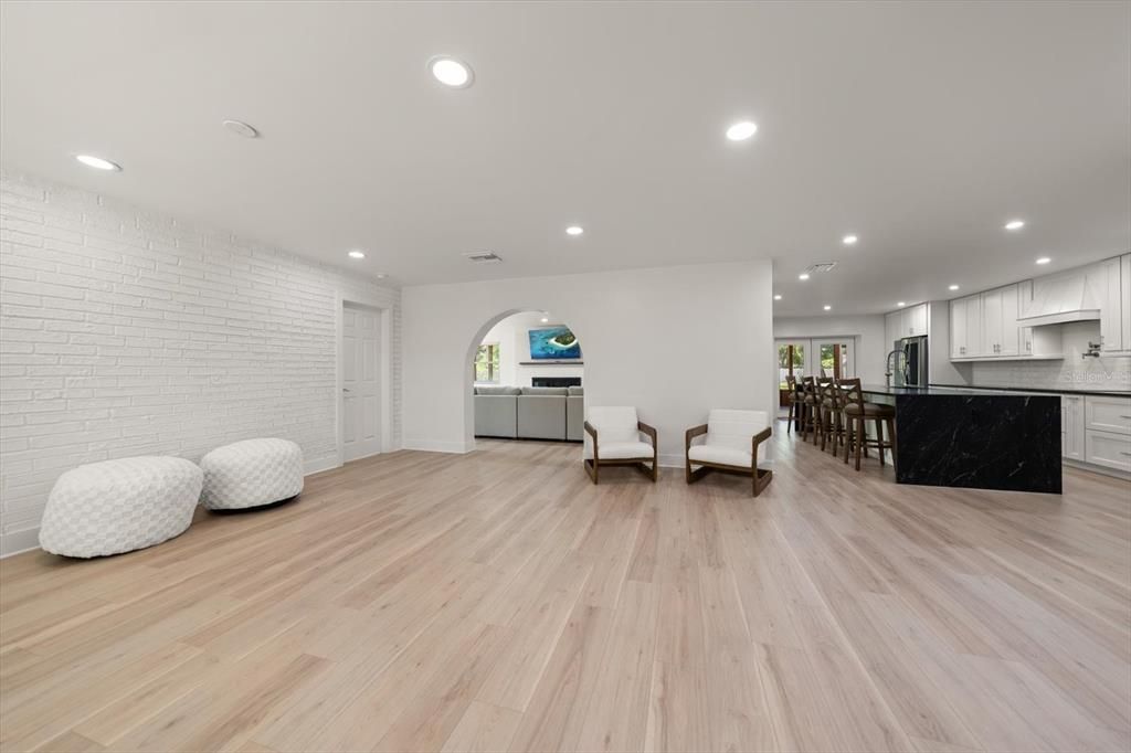 En Venta: $1,179,000 (4 camas, 3 baños, 2914 Pies cuadrados)