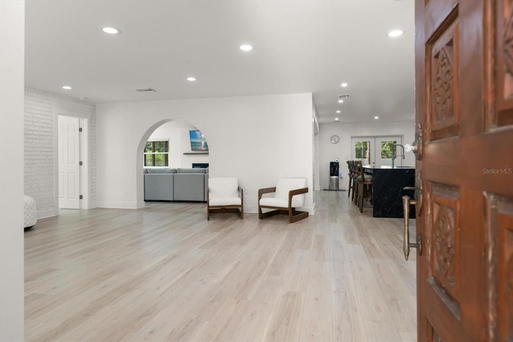 En Venta: $1,179,000 (4 camas, 3 baños, 2914 Pies cuadrados)