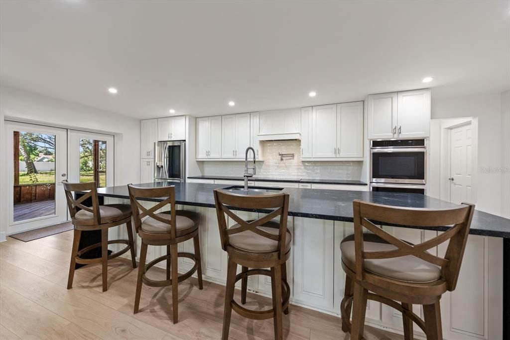 En Venta: $1,179,000 (4 camas, 3 baños, 2914 Pies cuadrados)