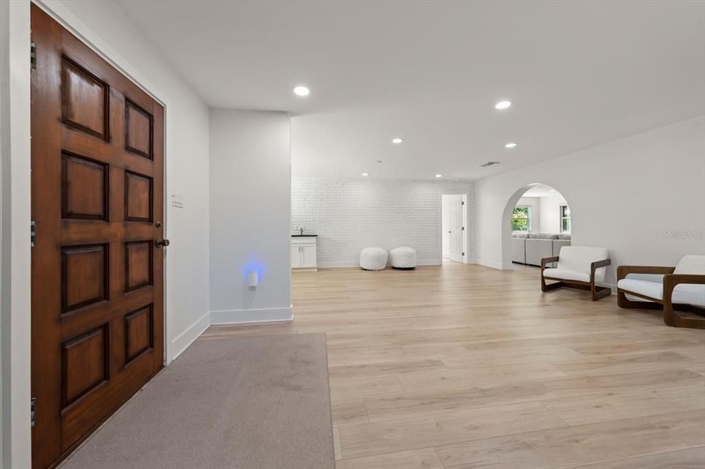 En Venta: $1,179,000 (4 camas, 3 baños, 2914 Pies cuadrados)