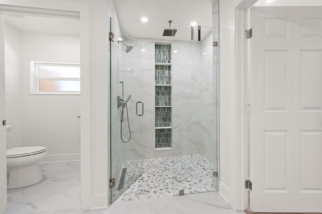 En Venta: $1,179,000 (4 camas, 3 baños, 2914 Pies cuadrados)