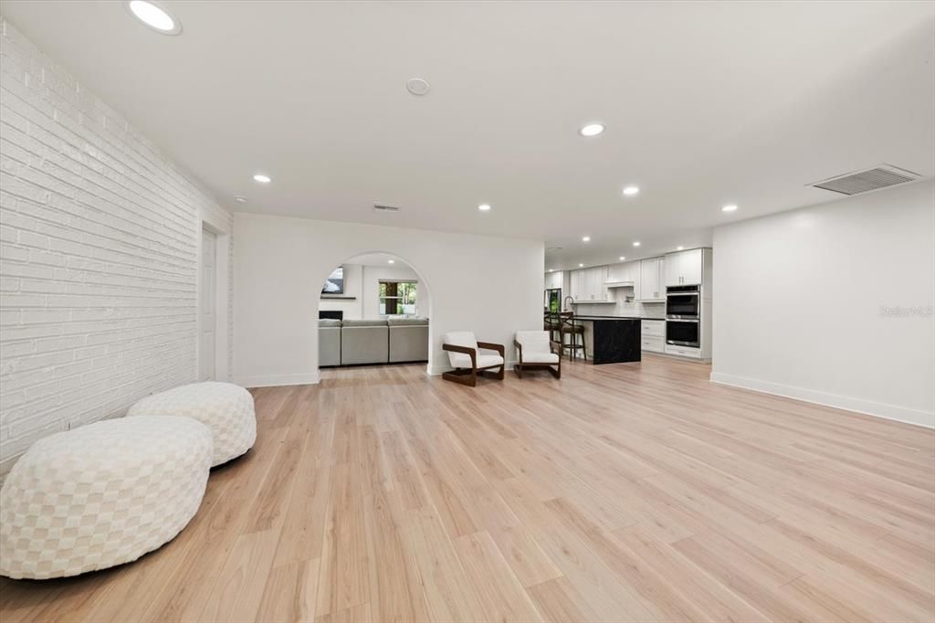 En Venta: $1,179,000 (4 camas, 3 baños, 2914 Pies cuadrados)