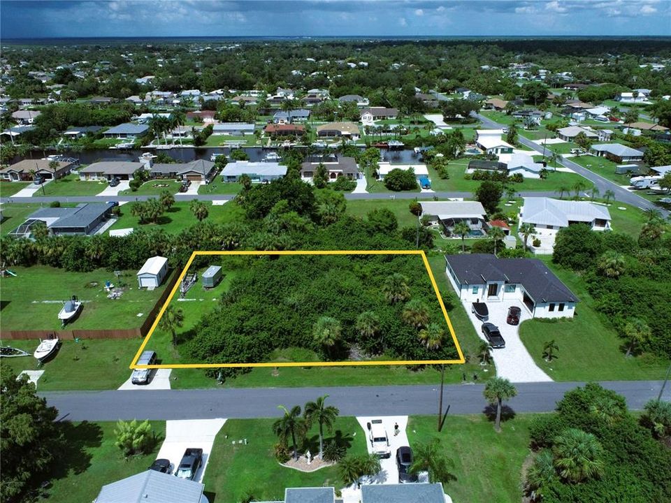 待售: $46,900 (0.46 acres)