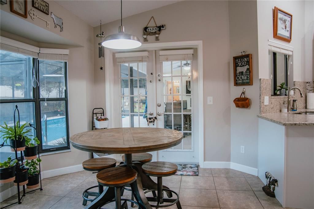 For Sale: $469,000 (3 beds, 3 baths, 1947 Square Feet)